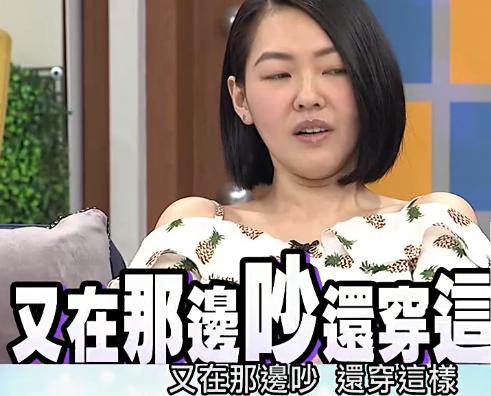 汪小菲晒女儿照片，小玥儿这身衣服太有戏了