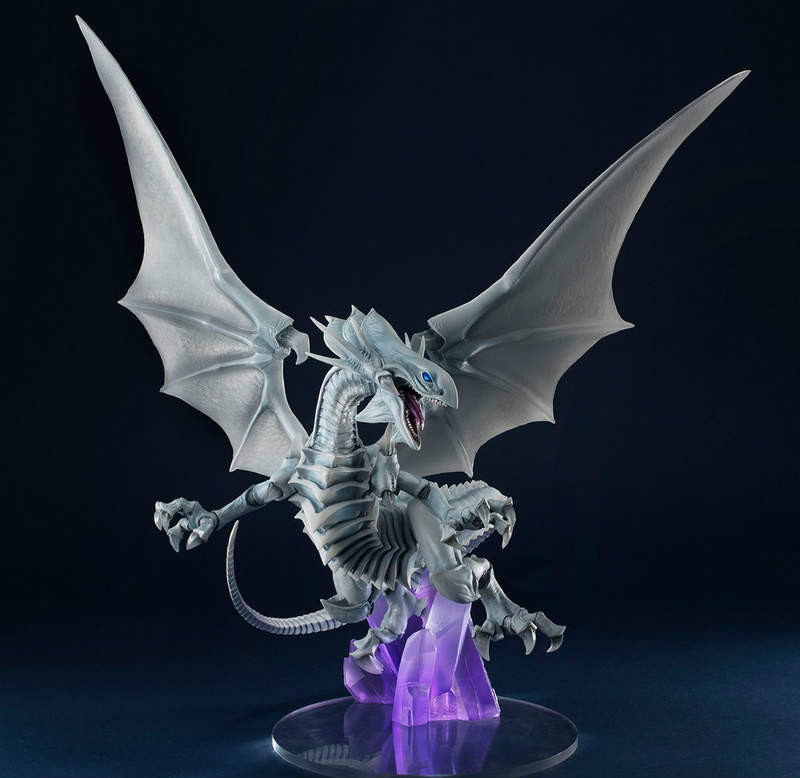 《游戏王》推出青眼白龙卡组 怪兽模型震撼力十足