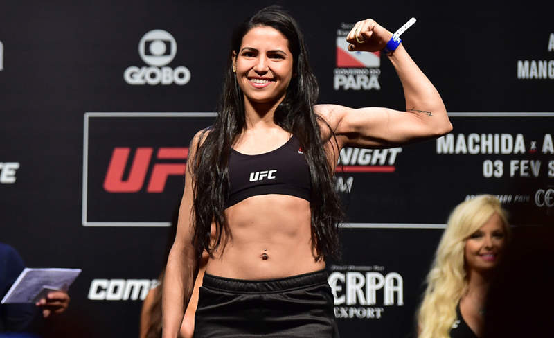 小偷遇上美女格斗选手 两拳被制服动弹不得