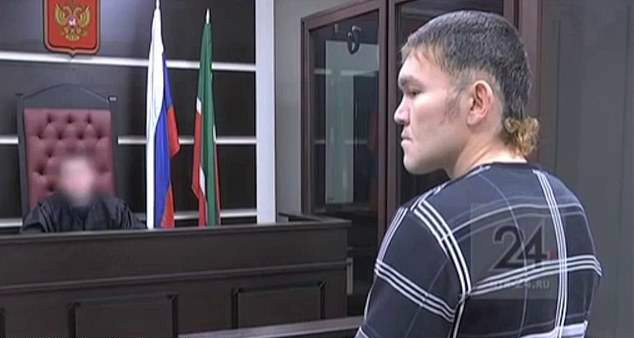 俄罗斯男子被女友砍13刀 法庭求婚请法官从轻量刑