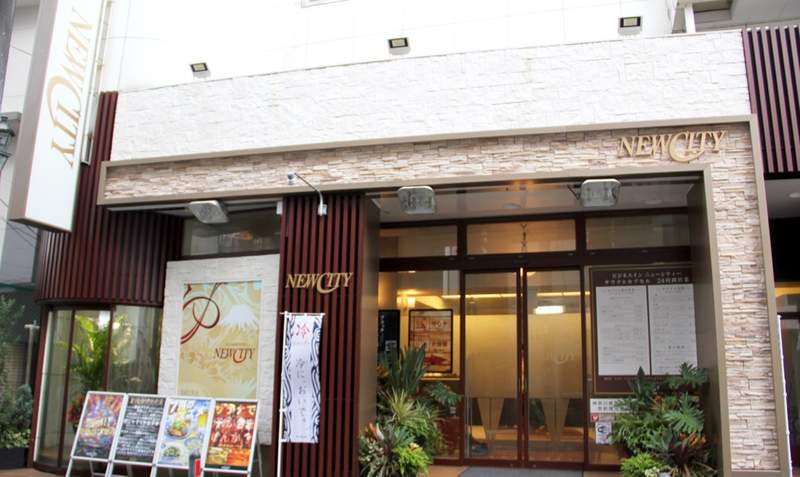 男性专属胶囊旅馆 等身二次元美女抱枕陪你入睡