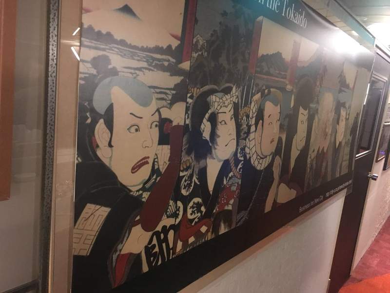 男性专属胶囊旅馆 等身二次元美女抱枕陪你入睡