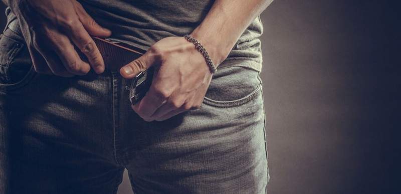 婆婆把手伸进儿子裤子里乱摸 老公回应：都是家人不奇怪