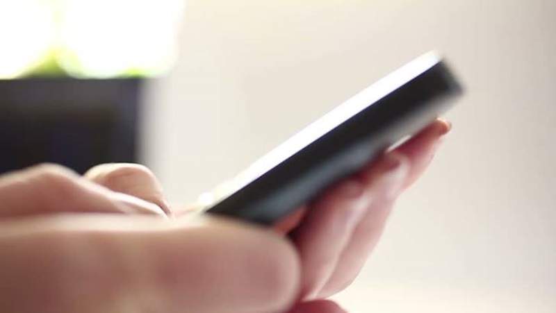 男朋友妈妈通过SNS观察情感 感觉被监督怎么办