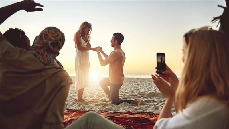 求婚成功后又反悔是谁的错 网友对求婚男子看法一致