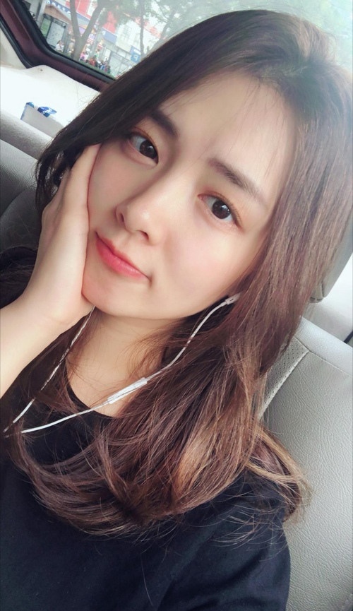 你的奶好大让我揉揉快快吸我难受颠簸的车上在软卧铺车上摸两乳