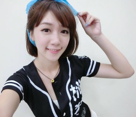 bl尿出来了呜呜呜 花蕊一张一合流着水