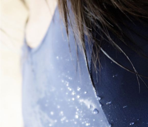 被黑人塞得满满的小说 按在桌子上摧残浪费蹂躏视频全数_鬼寺怪谈