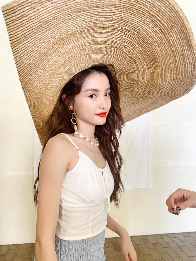 林小宅回应恋情：分手后交往，已分开