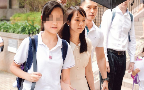 吕丽君被指贪得无厌 出动折叠桌挡记者