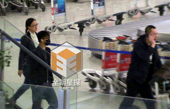 韩庚被曝与李冰玉已分手 上海约会神秘美女