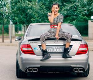 女友被灌浆心花怒放 王爷揉捏王妃蓓蕾