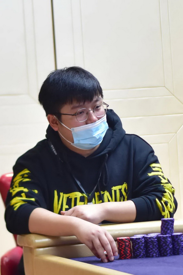 泰山杯 | 天龙扑克马小妹儿专访主赛冠军吕阳军！