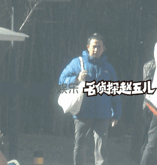 黄磊又双叒当爸爸了？爱妻挺大肚牵女儿游玩