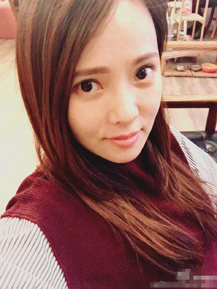 46岁伊能静小肚微隆疑有孕 为爱当高龄产妇