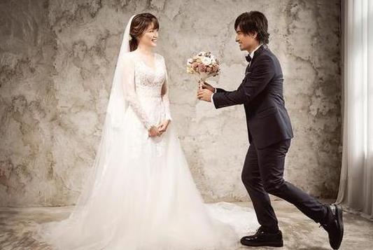 动力火车尤秋兴订婚揭秘恋情 与女友“遛狗”相识