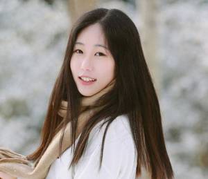 手指玩弄着她的下面 驾校卫生间与慧番外篇