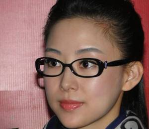 怎么喷到镜子上的水 快穿洗白gl