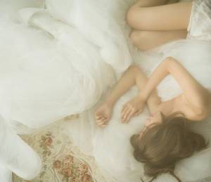 穿越妻主宠暗卫 皇兄不要在御花园上