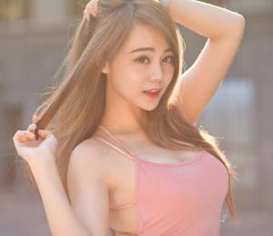 手指玩弄着她的下面 驾校卫生间与慧番外篇