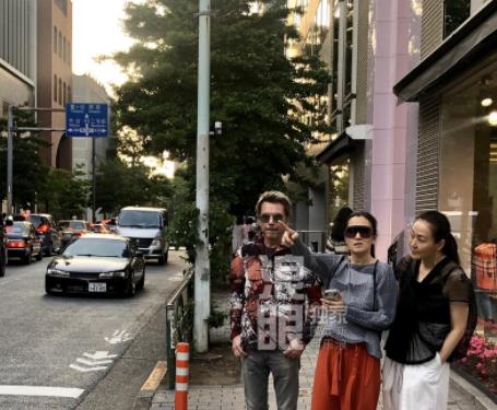 巩俐夫妇东京游玩 入住每晚1.5万元豪华酒店