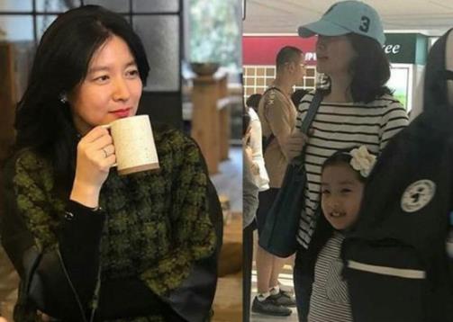 李英爱逛街戴帽掩人耳目 与女儿穿亲子装超温馨