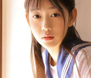 市委书记和三十八个美女 他的巨物撑开她的花缝