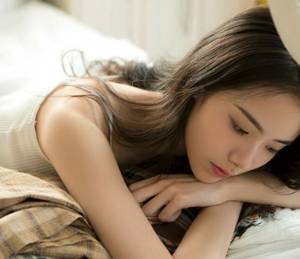 为什么一张一合大腿下面会响 路人叶湿地