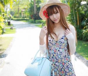 顾先生的第一 宠婚 摸着她下面水流出来了