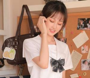 快穿h之色授魂与 御书房内低喘