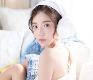 护士长把我夹得好爽 孕肚高高隆起