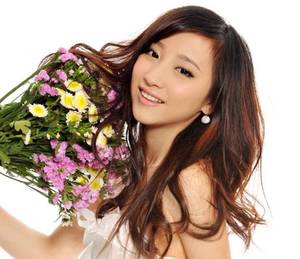 公共汽车上的小女孩短文 越南女兵档案第20章