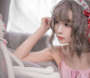 干了小魔女小说 驮着高贵主人在地上爬