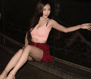 总裁抱着在镜子前走 办公室辣文书网