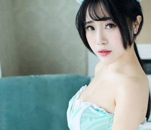 军长大人轻一点太大了 让我吃口你的小鲍鱼