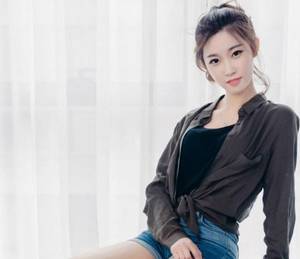 干了小魔女小说 驮着高贵主人在地上爬