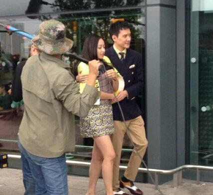 冯绍峰被曝与宋茜因戏生情 两人片场举止亲密