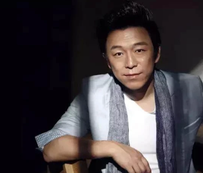 作为身家过亿的大明星 黄渤居然将自己的父亲扔在养老院