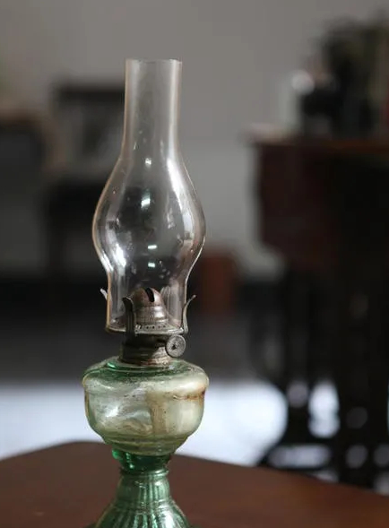 灯中,是一个神秘莫测的世界。的图片 灯中,是一个神秘莫测的世界。