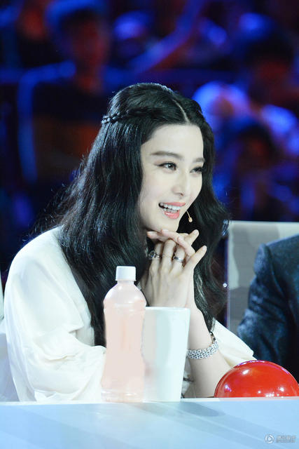 范冰冰《出彩》秀肌肉 谈婚姻:我结了就不会离