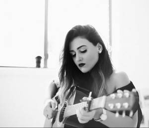 小玲和公第一章 两根粗壮隔着一层膜