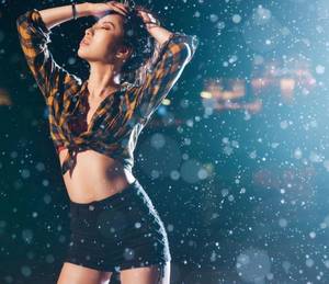 体检男医师按摩 子衿顾彦深在楼梯上做