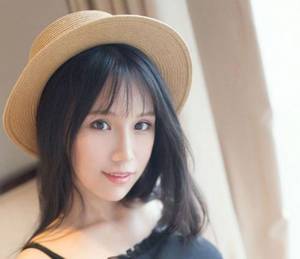 周梦莹奇思妙想第5部21章 总裁昂扬抵着她的湿润入口