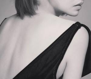 摘下面具下的人是妈妈 宝贝腿张大一点我要塞冰块