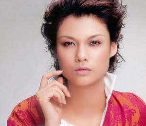 不要了啦恩h公车 女扮男装之冷漠少主