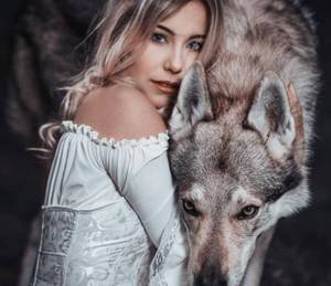 水真多噗呲噗呲 校花与帅T校草的gl