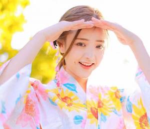 师父低头咬住她胸前的红 打眼和三叔