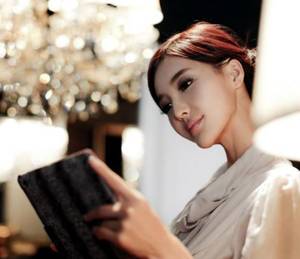 睡学生的教授 小龙女和伊志平是什么关系