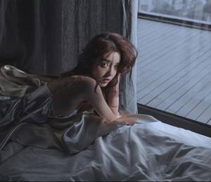 不要皇阿玛小燕子 往下面倒红酒喝