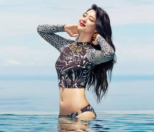 单手套束腰口塞头套贵族束缚 我把我女儿含苞